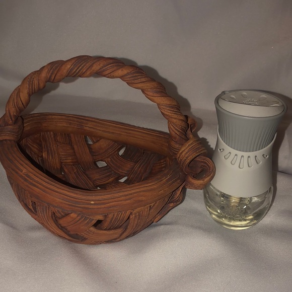 Ceramic Basket - Picture 6 of 6